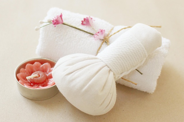 How to Use a Warm Compress to Gently Get Rid of a Pimple 😊