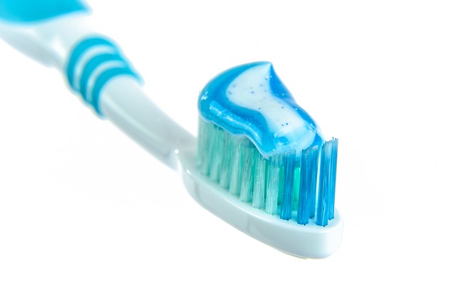 does toothpaste shrink acne?